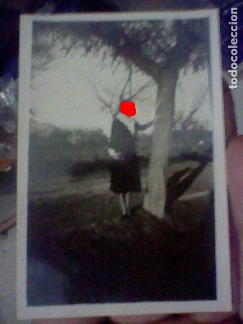 Fotograf&iacute;a antigua: A&Ntilde;OS 30 ART NOVEAU DECO 1931 FOTOGRAFIA PARTICVLAR MODA ROPA DE EPOCA 9 X 6 CMS ARBOL