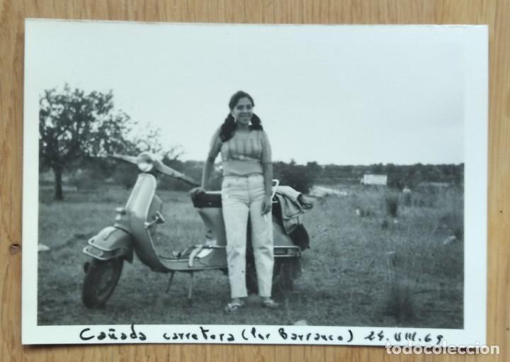 Fotograf&iacute;a antigua: VESPA EN LA CA&Ntilde;ADA