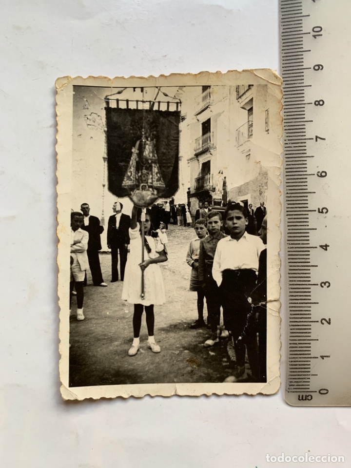 Antique Photography: FOTO. ESTANDARTE GUION. NTRA. SRA. DESAMPARADOS. PROCESI&Oacute;N EN EL MUNICIPIO DE . . . FOT&Oacute;GRAFO?.