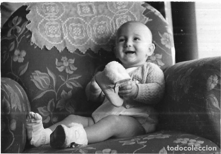 Fotograf&iacute;a antigua: == HH430 - FOTOGRAFIA - NI&Ntilde;ITO SENTADO EN UN SILLON