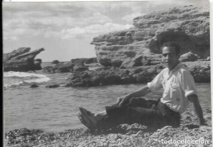 Fotograf&iacute;a antigua: == HH440 - FOTOGRAFIA - JOVEN JUNTO AL MAR