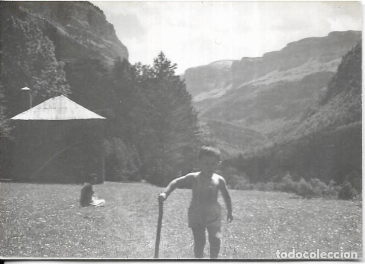 Fotograf&iacute;a antigua: == HH451 - FOTOGRAFIA - NI&Ntilde;ITO EN ORDESA- 1956