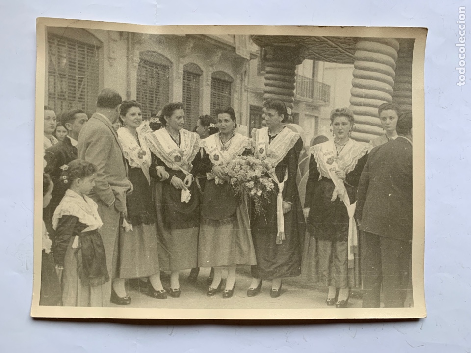 Fotograf&iacute;a antigua: FOTO. HERMOSAS GAYATERAS PREPARADAS PARA DESFILE CABALGATA. FOT&Oacute;GRAFO?. A&Ntilde;O 1957.