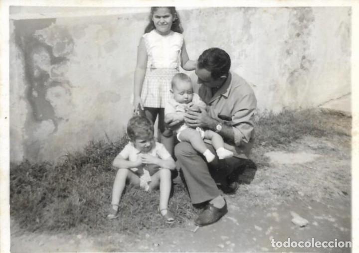 Fotografia antiga: == HH136 - FOTOGRAFIA - SE&Ntilde;OR CON SUS NI&Ntilde;OS