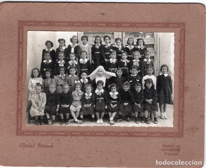 Fotograf&iacute;a antigua: Catarroja. Alumnas colegio de monjas. Foto Manuel Reinoso