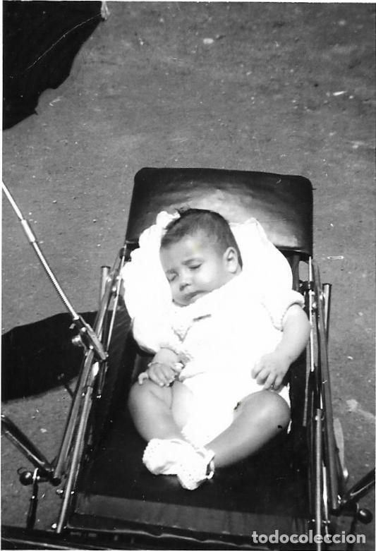 Fotograf&iacute;a antigua: :::: CU98 - FOTOGRAFIA - BEBE DURMIENDO EN SU SILLITA