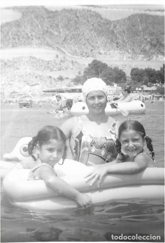 Fotograf&iacute;a antigua: :::: CU100 - FOTOGRAFIA - SE&Ntilde;ORA TOMANDO EL BA&Ntilde;O CON SUS NI&Ntilde;AS