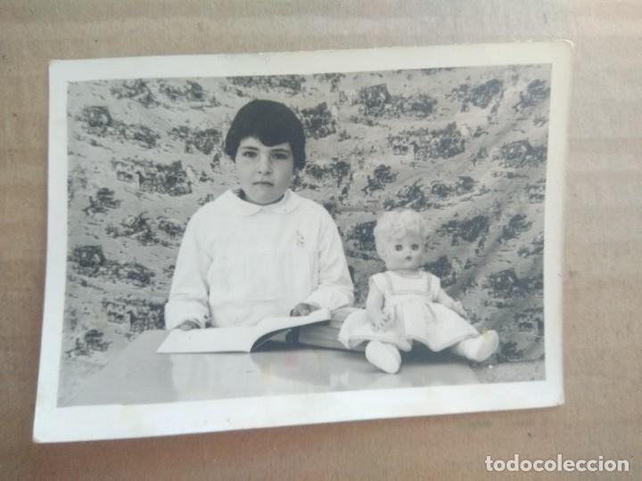 Photographie ancienne: Antigua fotografia ni&ntilde;a con mu&ntilde;eca