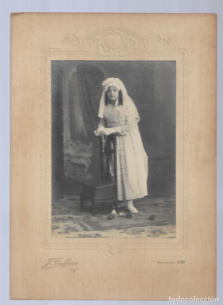 Alte Fotografie: 3007.EXTRAORDINARIA FOTOGRAFIA ANTIGUA -NI&Ntilde;A DE COMUNION - FOTO - CAFFARO - B. AIRES-PCPIO SIGLO XXX