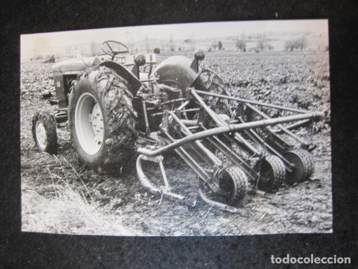 Fotograf&iacute;a antigua: DESBROZADORA JOHN DEERE-FOTO ZAPATERO-ARANDA DE DUERO-FOTOGRAFIA ANTIGUA-VER FOTOS-(K-3692)