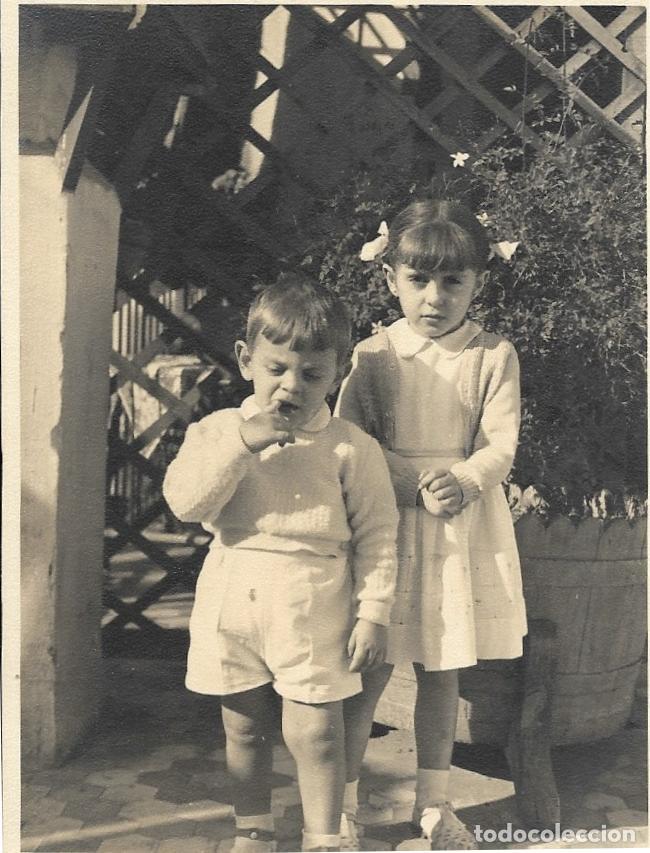Fotograf&iacute;a antigua: :::: C260 - FOTOGRAFIA - BONITA PAREJITA 1954
