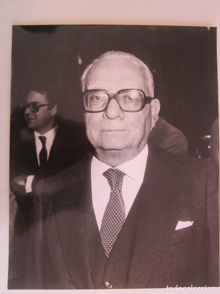 Alte Fotografie: FOTOGRAFIA DE REPORTEROS ORIGINAL PRESIDENTE DE VENEZUELA ROMULO BETANCOURT 1980