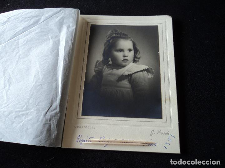 Fotograf&iacute;a antigua: antigua fotografia montada en carton, nena peque&ntilde;a, foto bosch granollers,1951 - 16 x 11,5 cm
