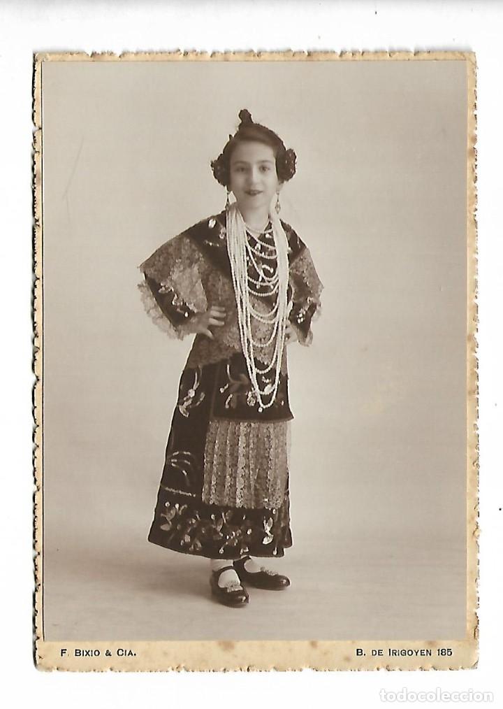 Photographie ancienne: ER- EXTRAORDINARIA FOTOGRAFIA ANTIGUA- DE UNA NI&Ntilde;A CON COLLARES -FOTO- BIXIO - IRIGOYEN- B.AIRES