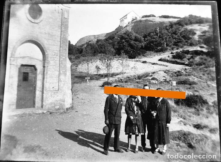Fotograf&iacute;a antigua: antiguo negativo o clich&eacute; de fotograf&iacute;a. Ermita. Zona Catalu&ntilde;a. Cristal. Antigua.