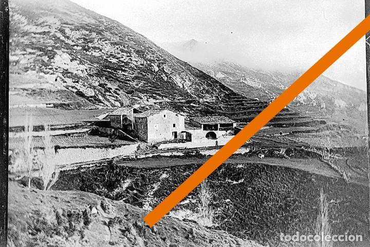 Fotografia antica: antiguo negativo o clich&eacute; de fotograf&iacute;a. Paisaje rural. Zona Catalu&ntilde;a. Cristal. Antigua.