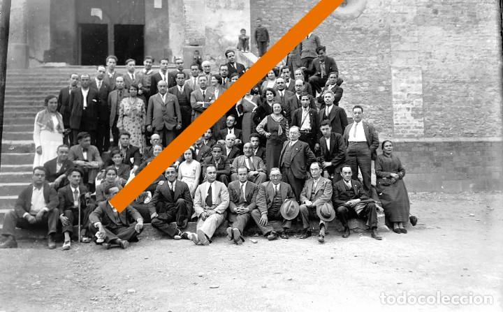 Fotograf&iacute;a antigua: antiguo negativo o clich&eacute; de fotograf&iacute;a. Fotograf&iacute;a en grupo. Zona Catalu&ntilde;a. Cristal. Antigua.