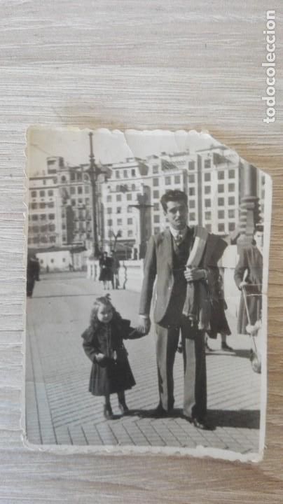 Fotografia antica: PADRE E HIJA FOTO BLANCO Y NEGRO.A&Ntilde;OS 50.