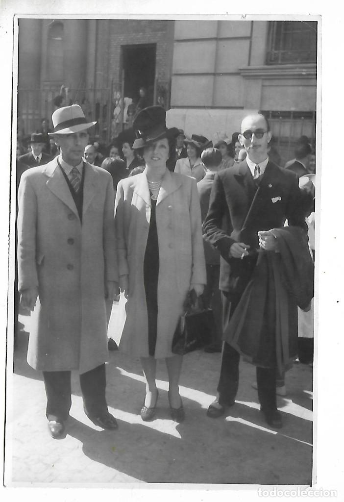 Alte Fotografie: E150 -FOTOGRAFIA ANTIGUA DE - UNA DAMA Y DOS CABALLEROS - FOTO - TELLO-P.PRADO-MADRID