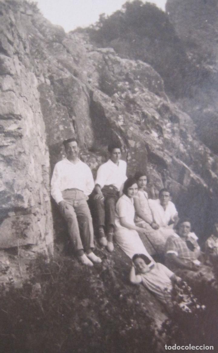 Fotograf&iacute;a antigua: FOTOGRAFIA EXCURSI&Oacute;N CASTELL DE BURRIAC. 1925. CABRERA DE MARCON LOS NOMBRES EXCURSIONISTAS. 6,5X4CM