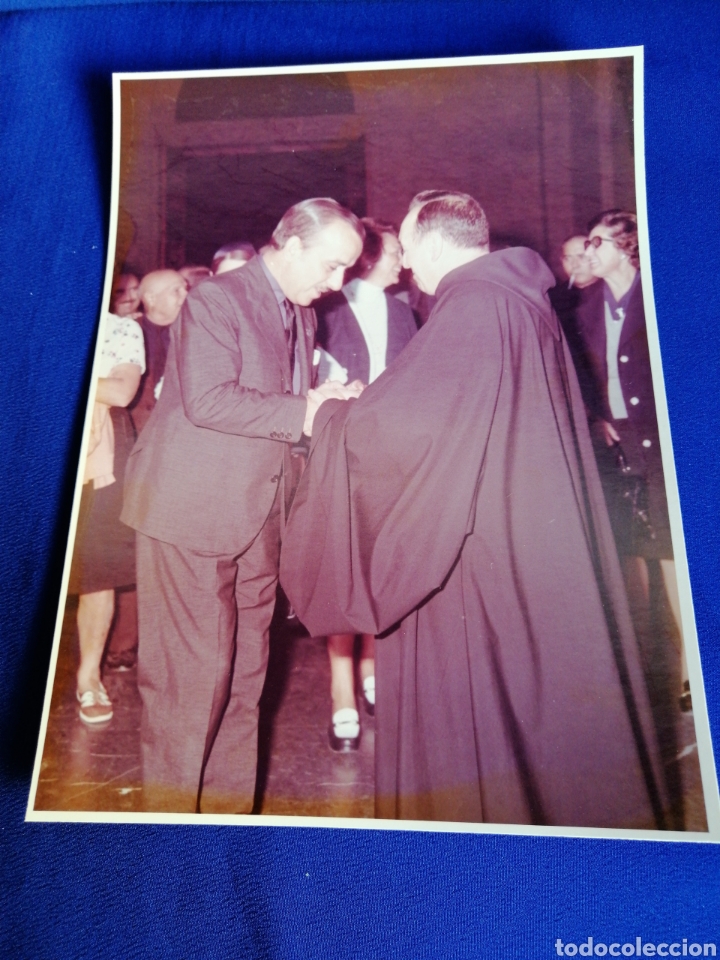 Photographie ancienne: VALLE DE LOS CAIDOS VISITA GOBERNADOR CIVIL ALICANTE CON MONJE 1973