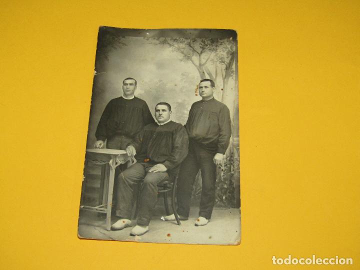 Antique Photography: Antigua Fotograf&iacute;a Paisanos en Traje de Agricultores