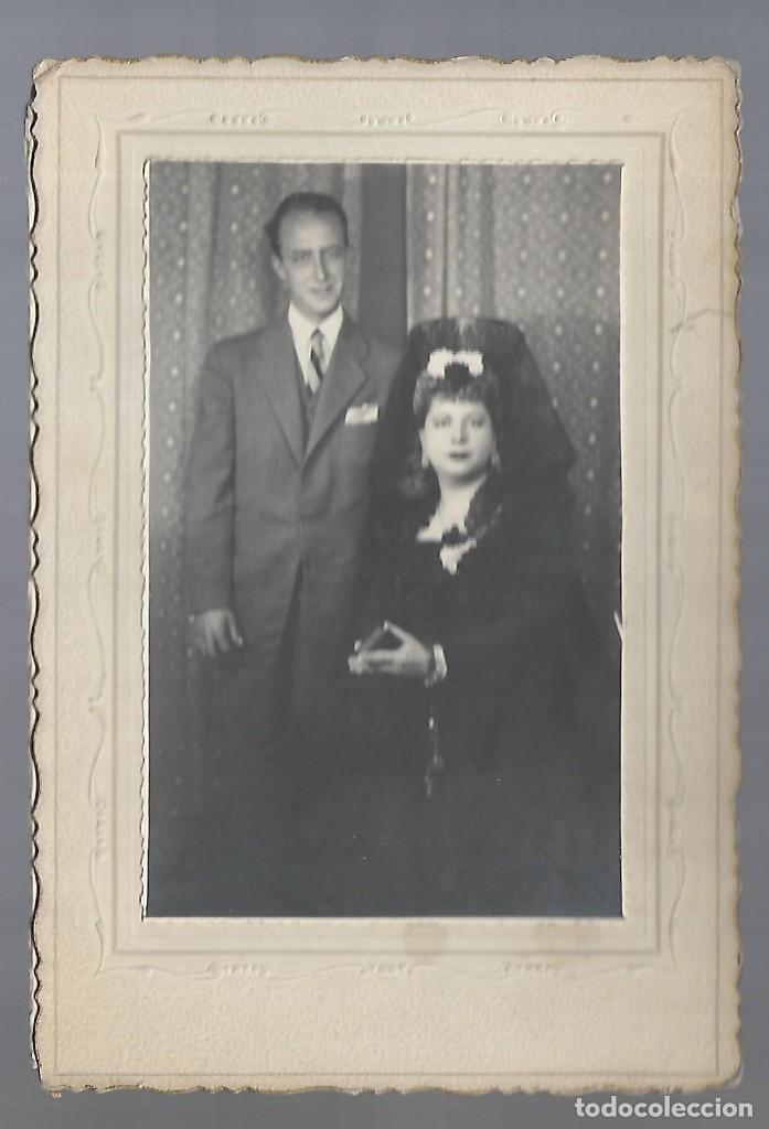 Antique Photography: 650-FOTOGRAF&Iacute;A ANTIGUA DE- MATRIMONIO LA DAMA CON PEINETA -FOTO-CESAR-MADRID DE 1.947