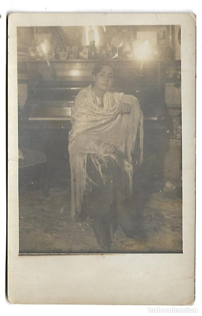 Fotografia antica: 650-FOTOGRAF&Iacute;A ANTIGUA- UNA DAMA CON MANTILLA Y PIANO -FOTO - - - -