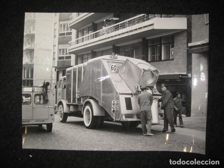 Fotograf&iacute;a antigua: BARCELONA-CAMION RECOGIDA BASURA-HERMETICA-FOTOGRAFIA ANTIGUA-VER FOTOS-(K-5938)