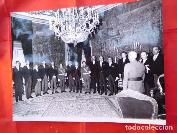 Antique Photography: Audiencia de Franco a los M&eacute;dicos de la guerra civil