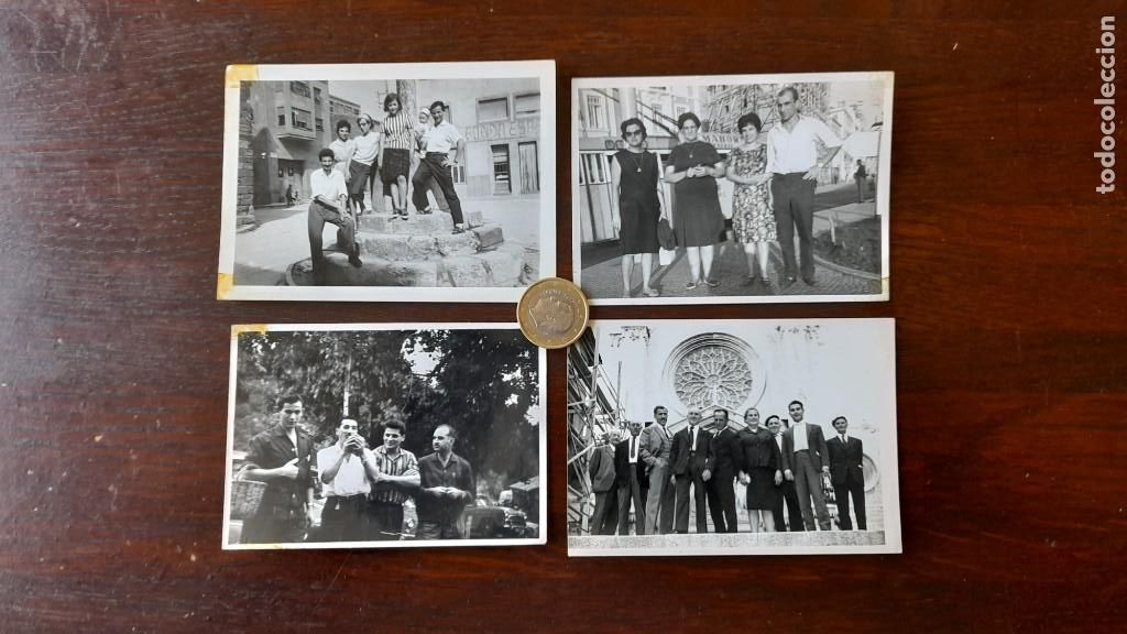 Fotografia antiga: Un retrato grupo de j&oacute;venes posando en plaza de pueblo, a&ntilde;os 60&acute;s, 4 im&aacute;genes a elegir