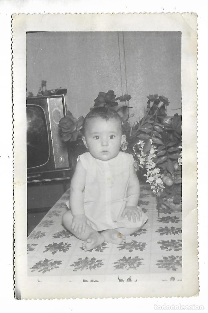 Antique Photography: ER- FOTOGRAF&Iacute;A ANTIGUA DE NI&Ntilde;A EN UNA MESA - FOTO - DEDICADA EL 22 - 6 - 1.965