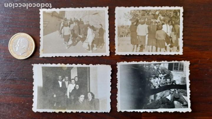 Fotografia antica: Un retratado grupo de ni&ntilde;as de espaldas en acto escolar a&ntilde;os 40&acute;s, cuatro im&aacute;genes a elegir