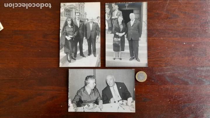 Fotograf&iacute;a antigua: Un retrato novio con padres a la entrada de la iglesia de Sant Boi de llobregat, 4 im&aacute;genes a elegir