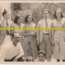 Fotografía antigua: GRUPO EN EL PATIO DE LA CASA SANTO DOMINGO EN 1933 - -C-21. Lote 330693478
