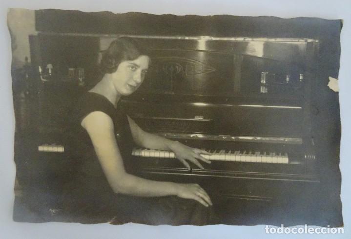Fotografia antiga: ANTIGUA FOTOGRAF&Iacute;A , MUJER SENTADA EN PIANO, VER FOTOS
