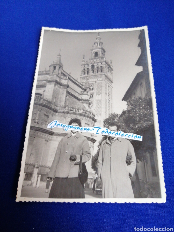 Antique Photography: GIRALDA DE SEVILLA CON MODELOS FOTOGRAFIA ANTIGUA CON SELLO FOT&Oacute;GRAFO