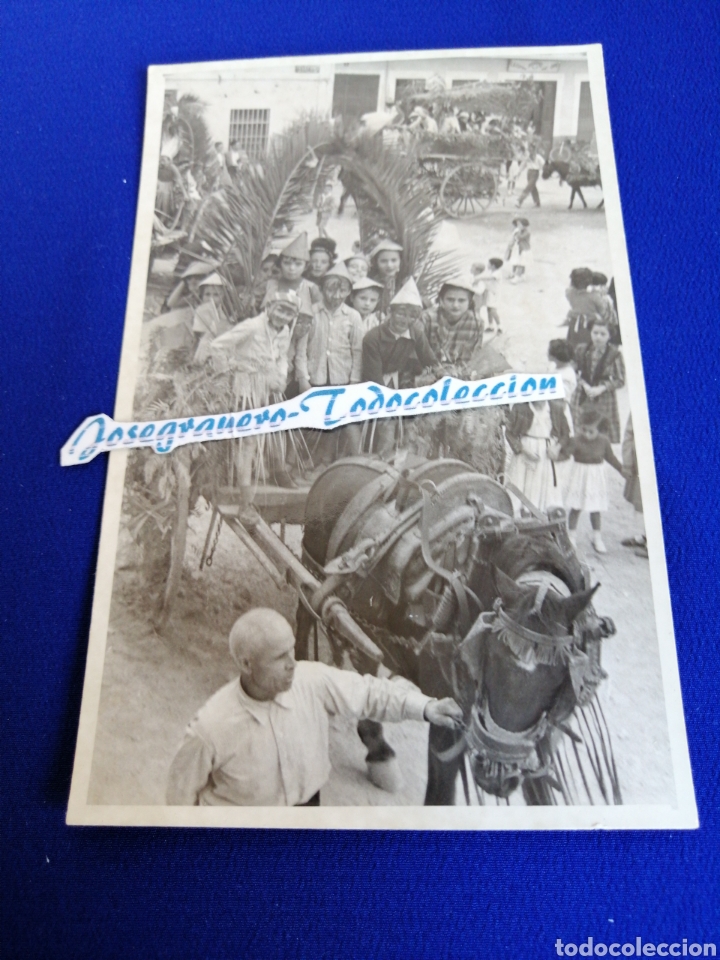 Fotografia antiga: CARROZA ROMER&Iacute;A CON NI&Ntilde;OS Y ABUELO A&Ntilde;OS 40 PUEBLO DE VALENCIA FOTOGRAFIA CON SELLO FOT&Oacute;GRAFO