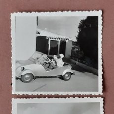 Fotografía antigua: LOTE 2 ANTIGUAS FOTOGRAFÍAS HOMBRE CON BISCÚTER. BARCELONA? 1957. AÑOS 50. NEGTOR.