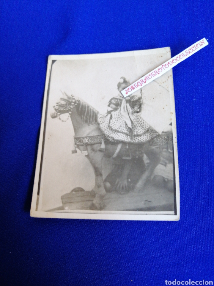 Fotografia antica: NI&Ntilde;A MODELO ROCIERA CON CABALLO DE JUGUETE FOTOGRAF&Iacute;A ANTIGUA