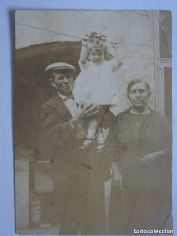 Photographie ancienne: ANTIGUA TARJETA POSTAL FOTOGR&Aacute;FICA , FAMILIAR,