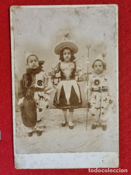 Fotografia antica: FOTO FOTOGRAFIA ANTIGUA 3 NI&Ntilde;OS CON TRAJES DE CARNAVAL CARTON ORIGINAL F13