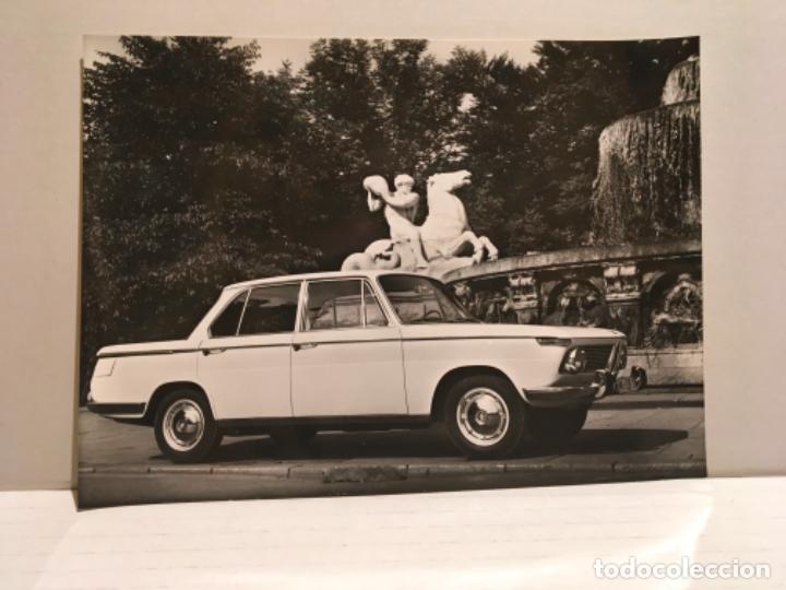 Fotograf&iacute;a antigua: FOTOGRAF&Iacute;A COCHE BMW 1800