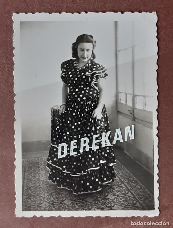 Alte Fotografie: ANTIGUA FOTOGRAF&Iacute;A MUJER VESTIDA CON TRAJE ANDALUZ. BARCELONA. A&Ntilde;OS 50.