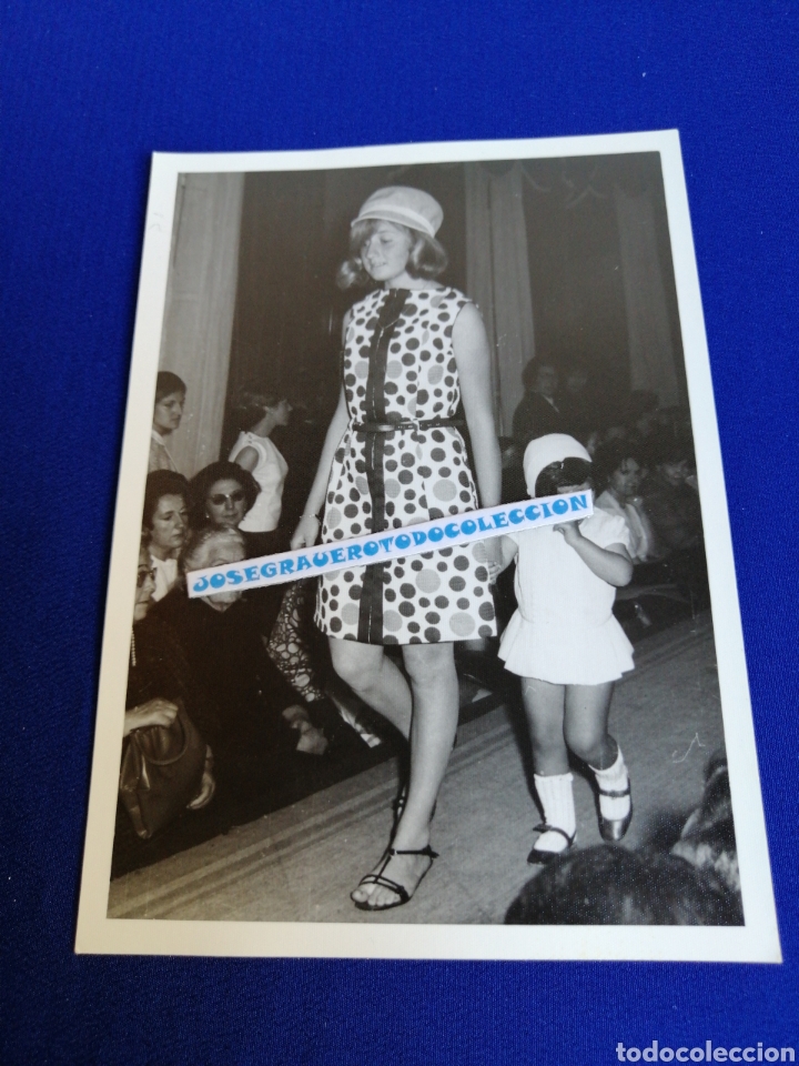 Fotografia antiga: MODELO PASARELA CON SELLO FOTOGRAFICO CASTELL&Oacute;N