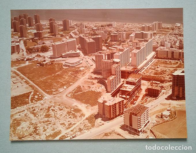 Fotografia antica: Desarrollismo en la costa mediterr&aacute;nea. Copia vintage 18x26 cm