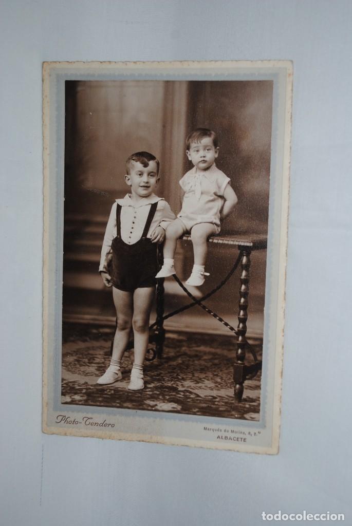 Fotograf&iacute;a antigua: NI&Ntilde;OS MUY SONRIENTES . 1932 ALBACETE .