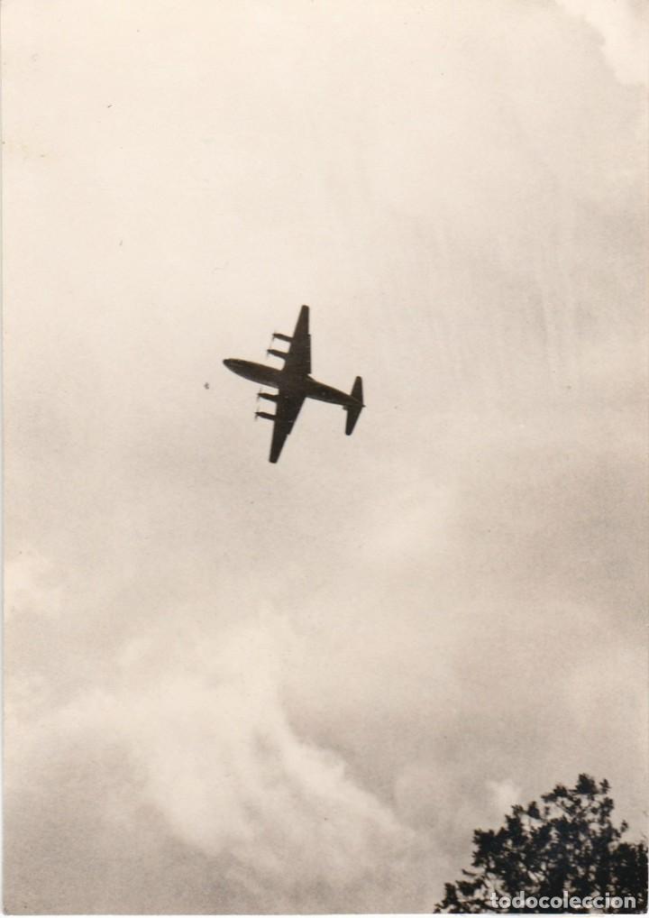 Fotograf&iacute;a antigua: Silueta de Avi&oacute;n Cuatrimotor - Fotograf&iacute;a 101x71mm
