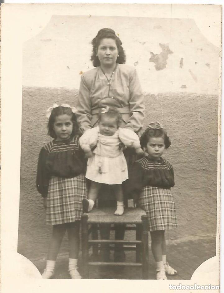 Photographie ancienne: *** AB251 - FOTOGRAFIA - SE&Ntilde;ORA CON TRES PRECIOSAS NI&Ntilde;ITAS