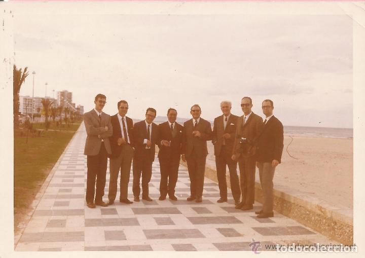 Photographie ancienne: *** G661 - FOTOGRAFIA - GRUPO DE AMIGOS EN UN PASEO DE PLAYA